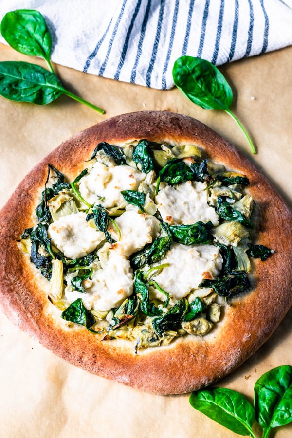 spinach artichoke vegan pizza