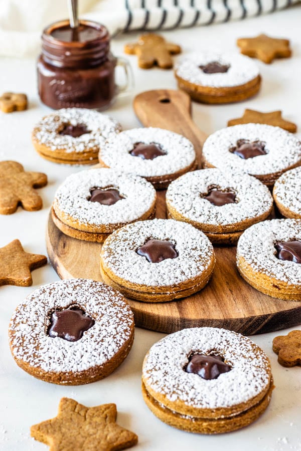 Vegan Gingerbread Cookies with Fudge Filling