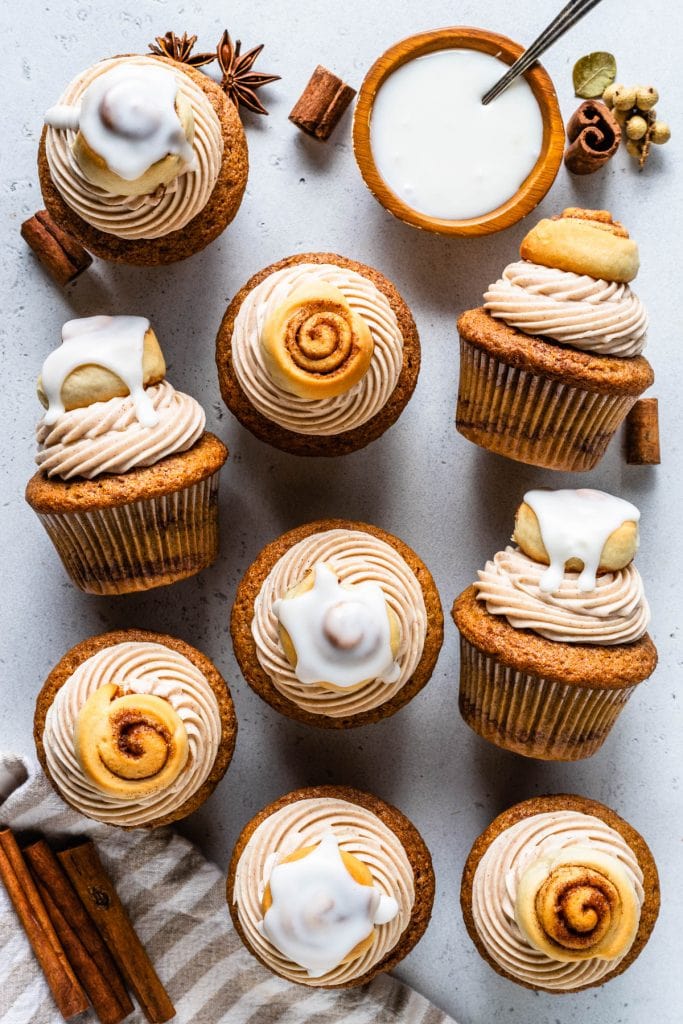 cinnamon roll cupcakes seeing from the top.