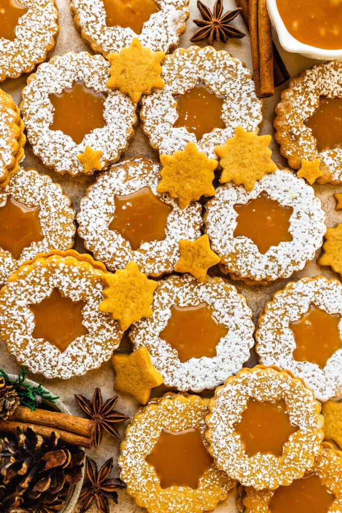 Vegan Gingerbread Caramel Linzer Cookies