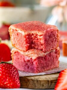 Strawberry-Brownies-2-scaled