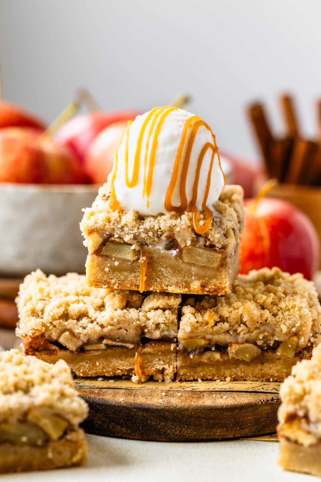 Apple Bar Apple Crumble Bars - Pies and Tacos